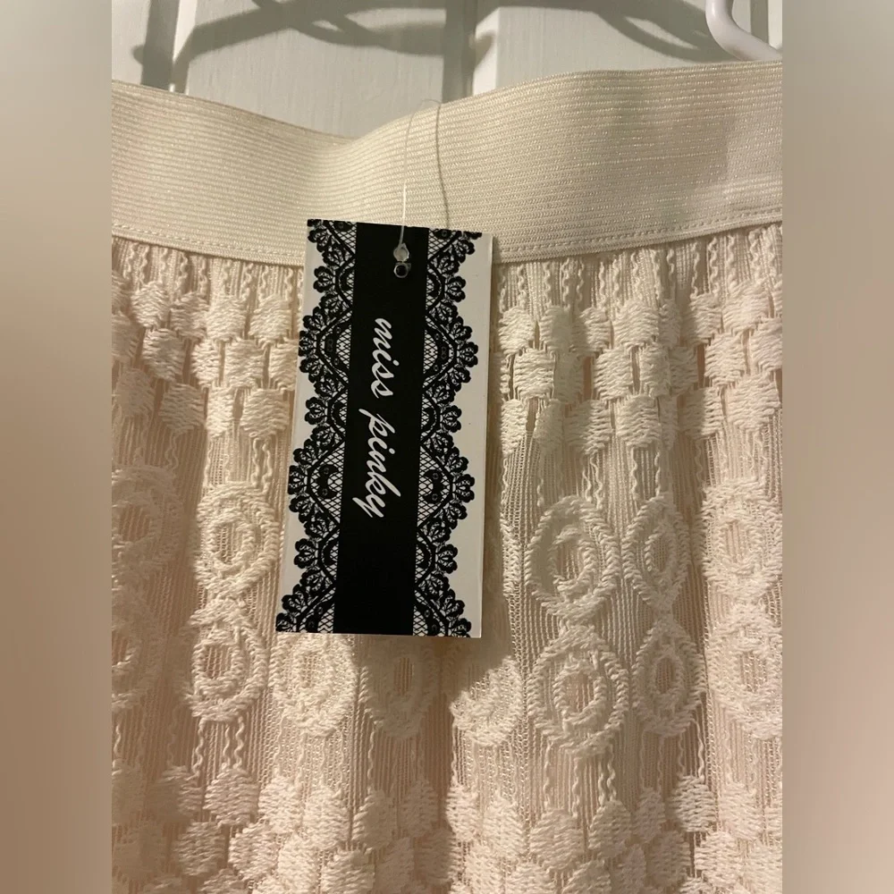 MISS PINKY ivory lace maxi skirt-medium NWT - Picture 4 of 6